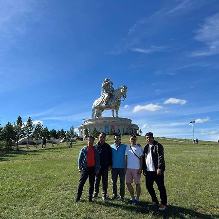 Camel Track Guesthouse And Tour Operator Llc Уланбатар Екстериор снимка