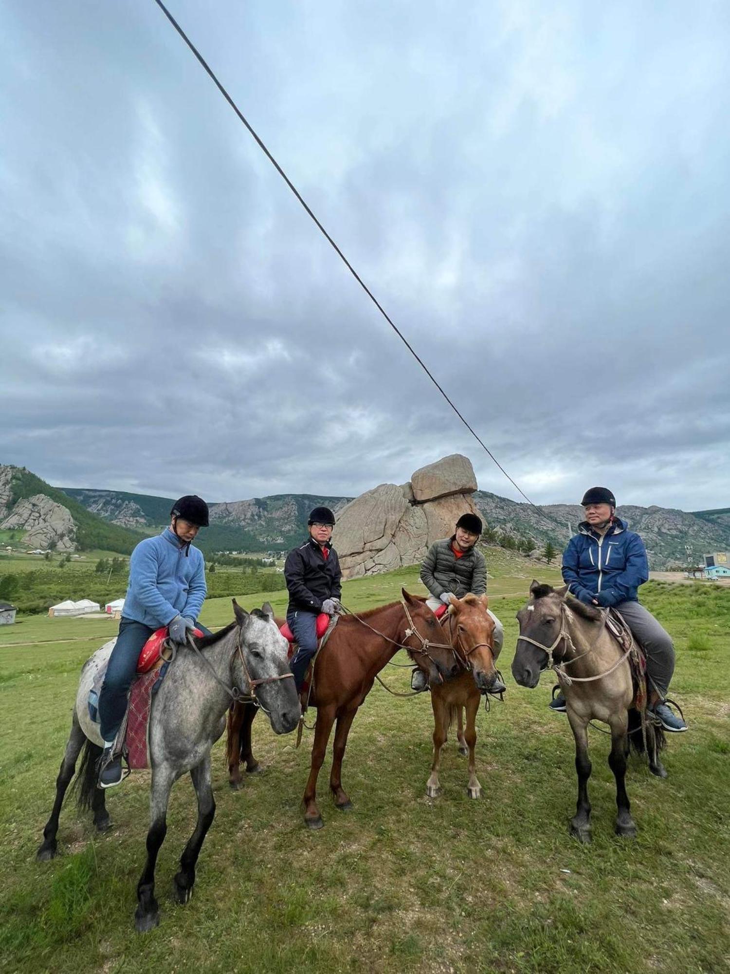 Camel Track Guesthouse And Tour Operator Llc Уланбатар Екстериор снимка