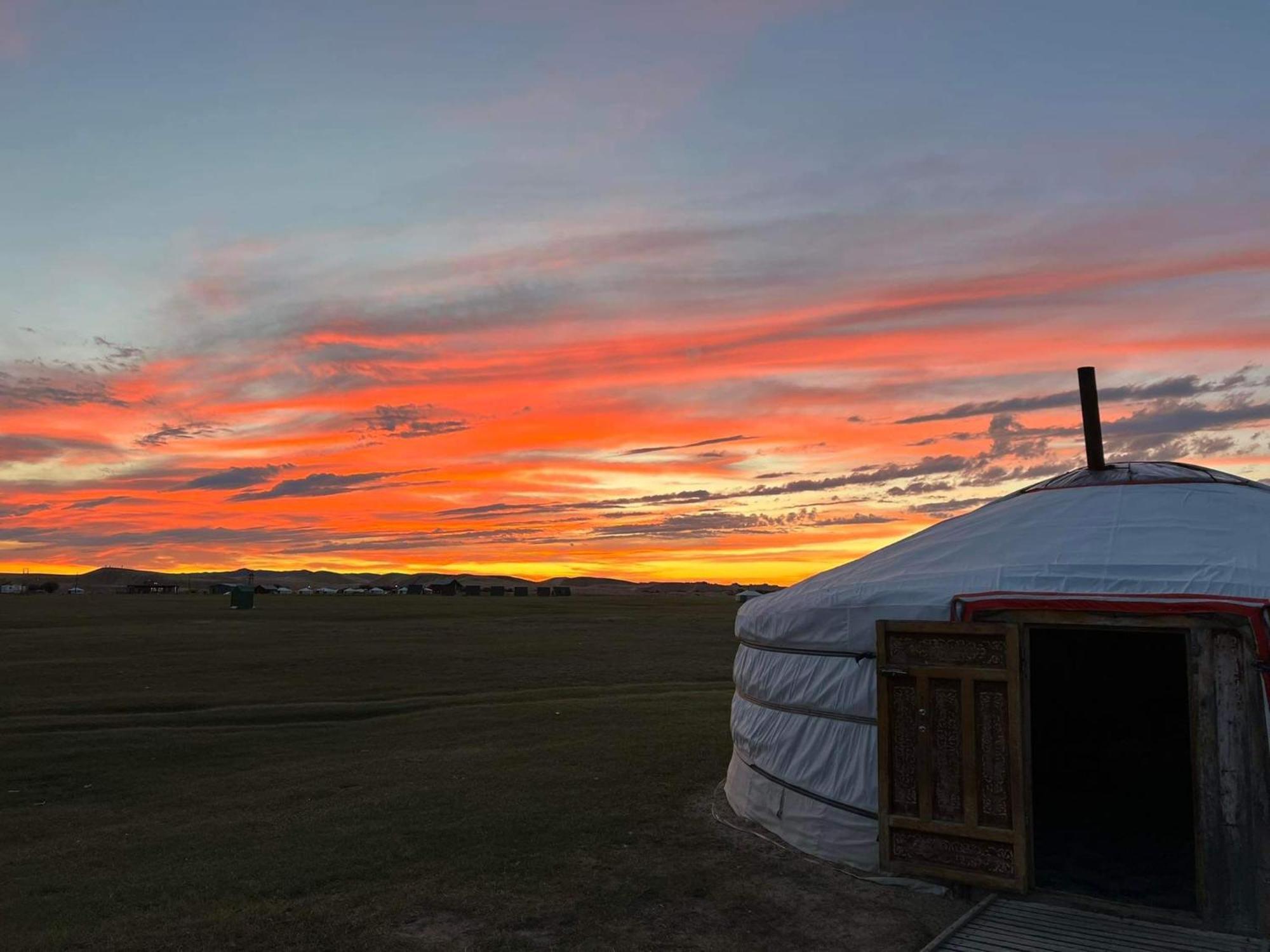 Camel Track Guesthouse And Tour Operator Llc Уланбатар Екстериор снимка